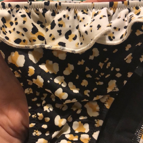 Victoria’s Secret bikini 👙 - Picture 2 of 4